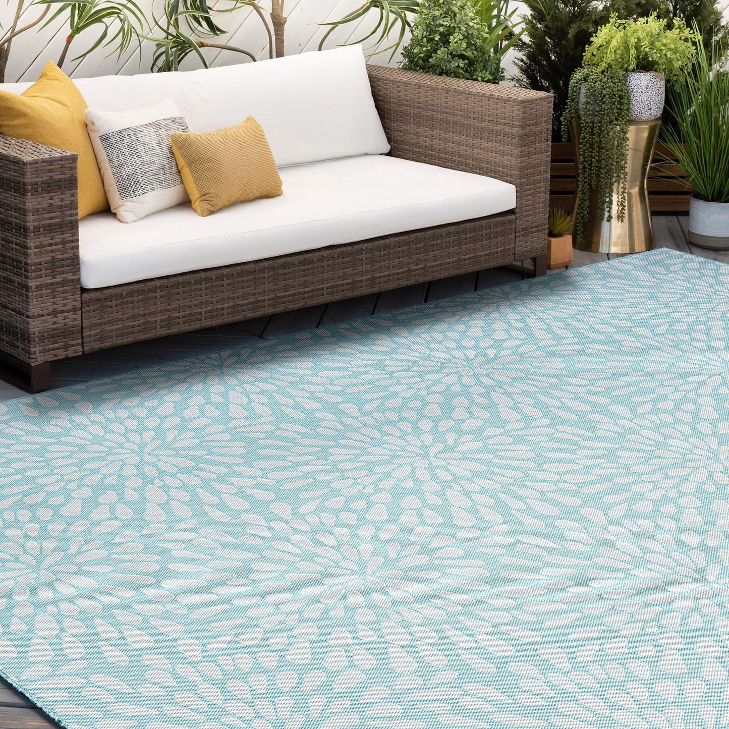 Exo Coastal Floral Indoor/Outdoor Area Rug