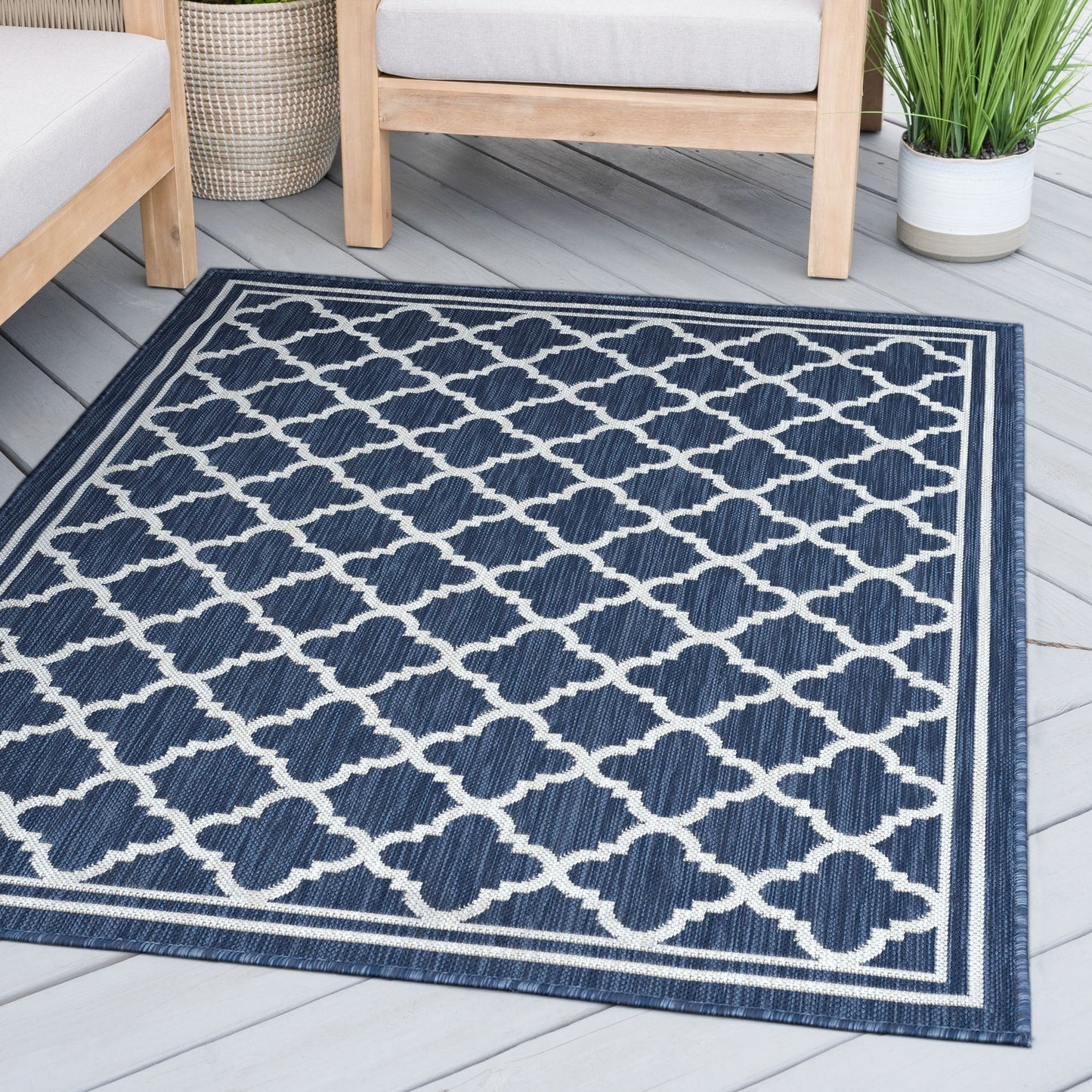 Exo Coastal Geometric Indoor/Outdoor Area Rug