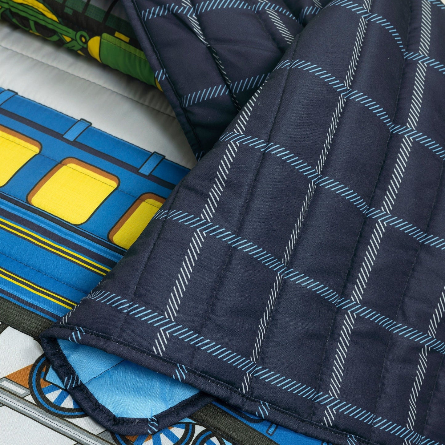 Lush Decor Steam Trains Quilt