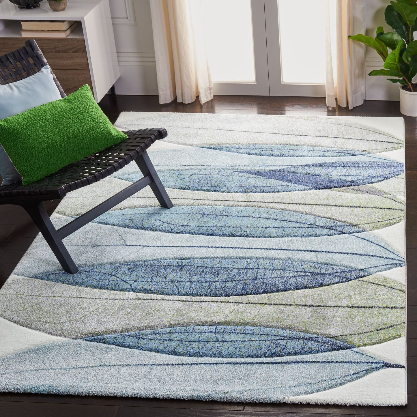 SAFAVIEH Hollywood Josefine Mid-Century Modern Abstract Rug