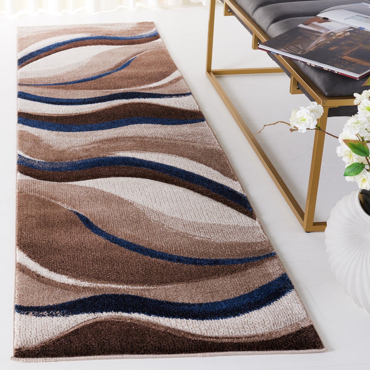 SAFAVIEH Hollywood Zohreh Mid-Century Modern Abstract Rug