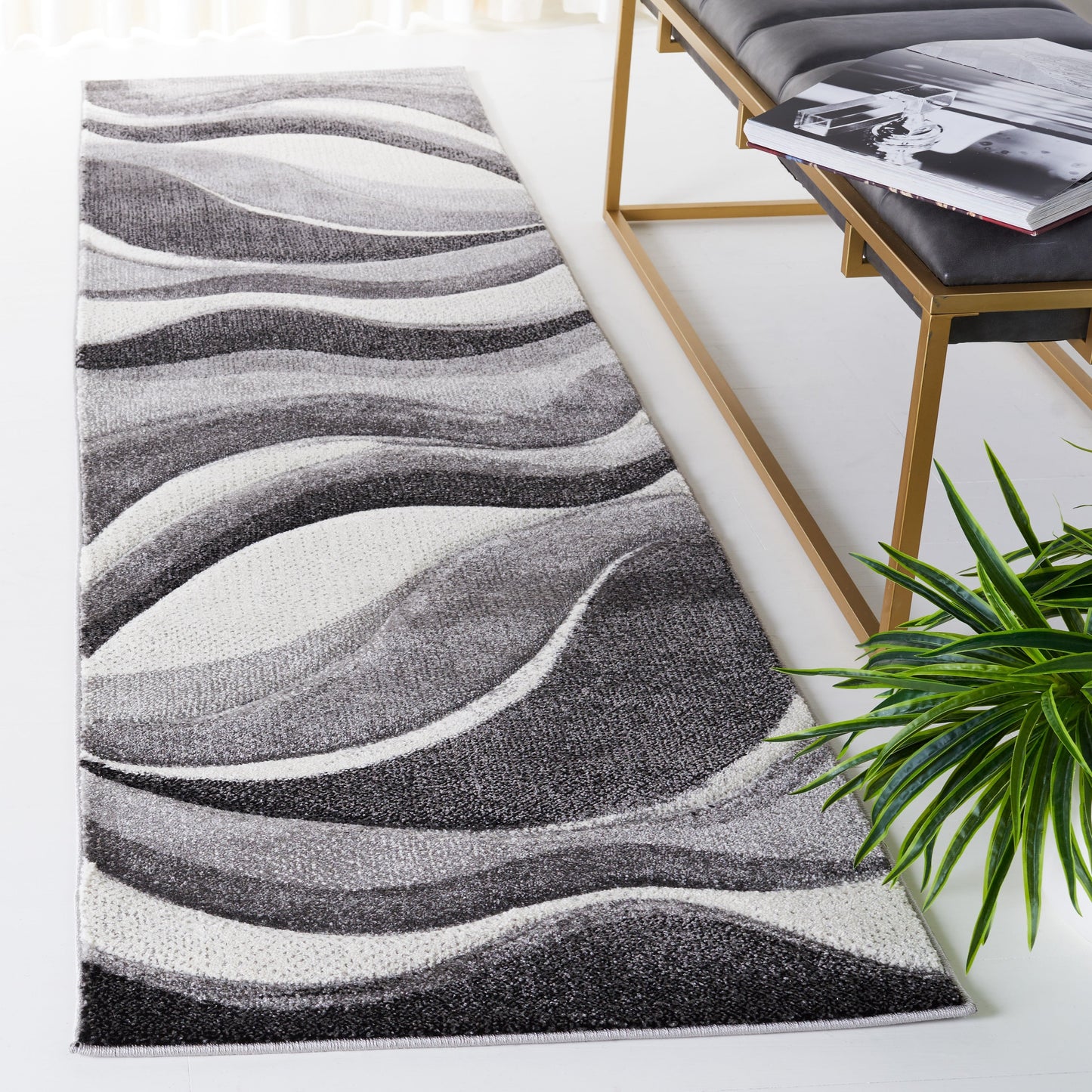 SAFAVIEH Hollywood Zohreh Mid-Century Modern Abstract Rug