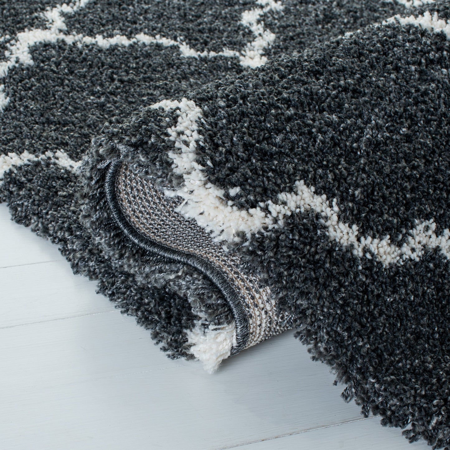 SAFAVIEH Hudson Shag Jeryl Glam Trellis 2-inch Area Rug