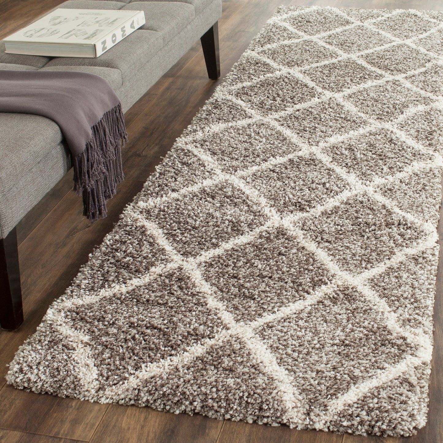 SAFAVIEH Hudson Shag Raili Diamond Trellis 2-inch Thick Rug