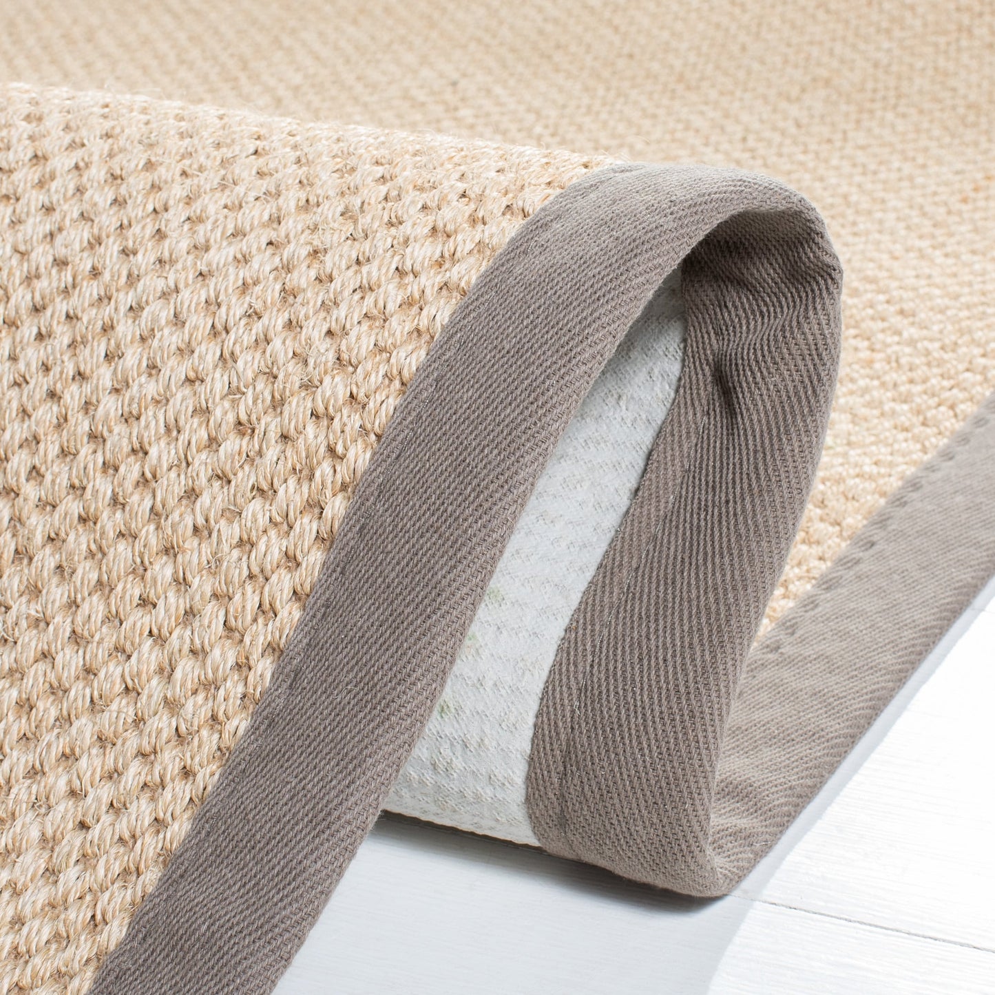 SAFAVIEH Natural Fiber Venus Casual Border Sisal Rug