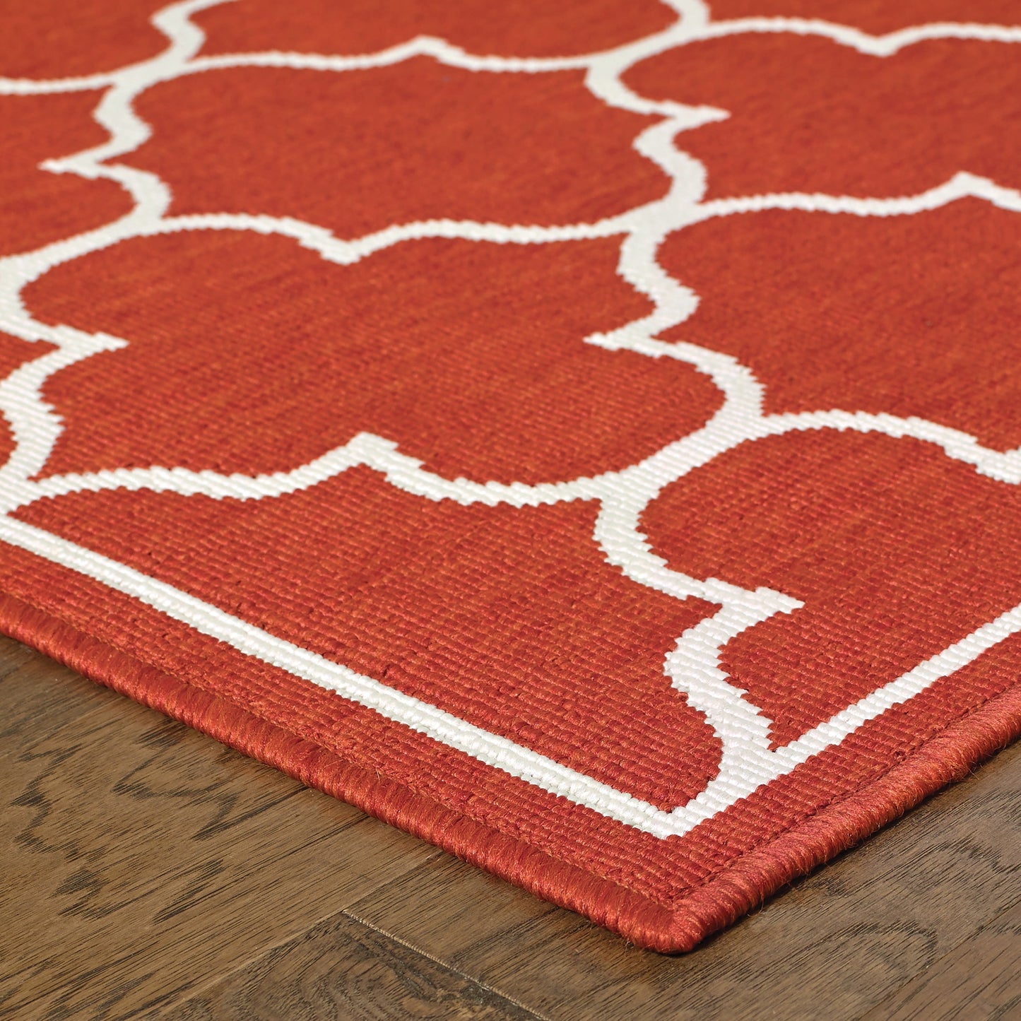 Vista Home Martinique Off-White/Brick Red Lattice Indoor/Outdoor Rug.